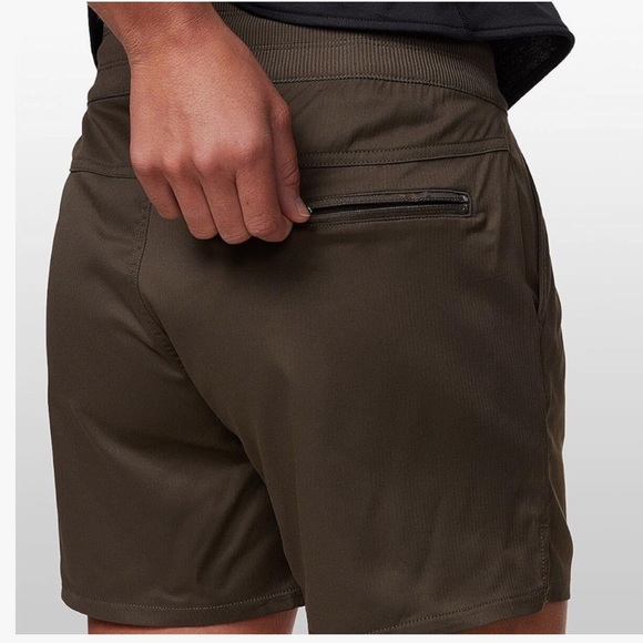 The North Face Women’s Shorts - Picture 2 of 8